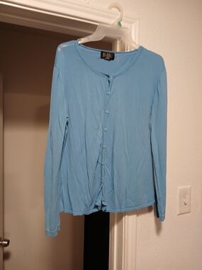 Finity Vintage Light Blue Long-Sleeve Button Front Women's Top